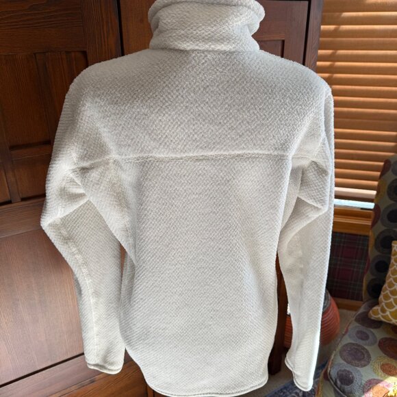 Patagonia Women's Re-Tool Snap-T® Pullover in Raw Linen - White X-Dye Size Large - Picture 4 of 10